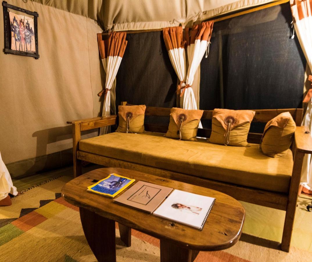 Elephant Bedroom Camp - Samburu Archers Post Bagian luar foto